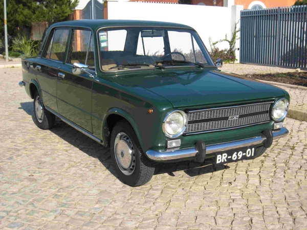 Fiat 124 Saloon