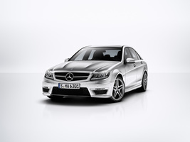 Mercedes-Benz reveals official C 63 AMG specs