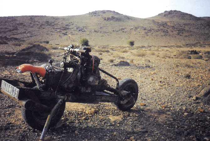 Stranded in the desert, man builds motorcycle from broken 2CV