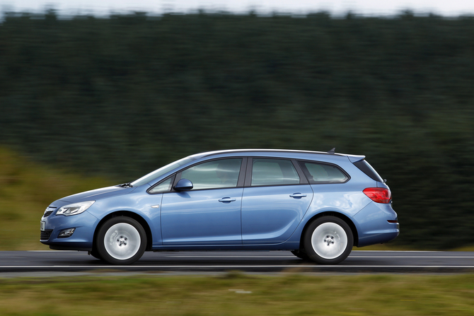 Vauxhall Astra Sports Tourer 1.6 SRi (Auto)