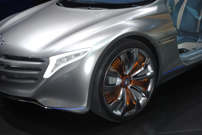 Hydrogen-powered Mercedes-Benz F125 Shows Future of Sustainable Luxury