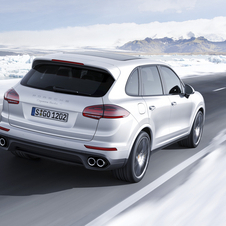 Thanks to a chassis for a more dynamic driving, the Cayenne Turbo S laps Nürburgring in 7:59.74 minutes