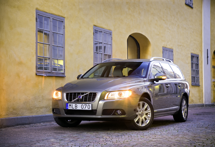 Volvo V70 2.0T Momentum Powershifht