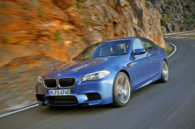 BMW unveils new M5