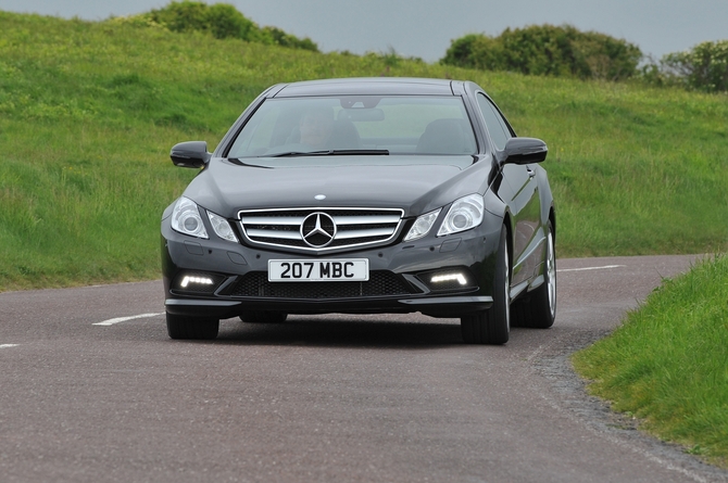 Mercedes-Benz E200 Coupe CGI BlueEFF. SE