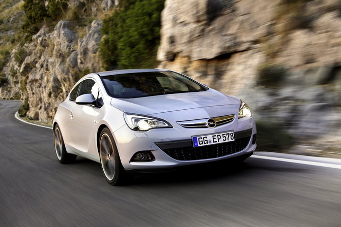 Opel Astra GTC 2.0 CDTI 