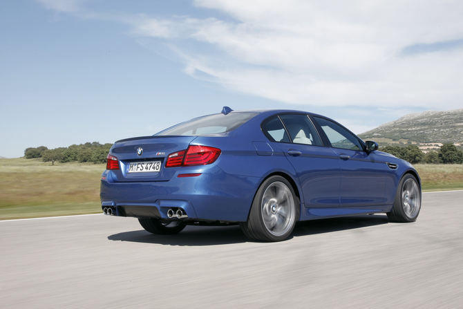 BMW unveils new M5