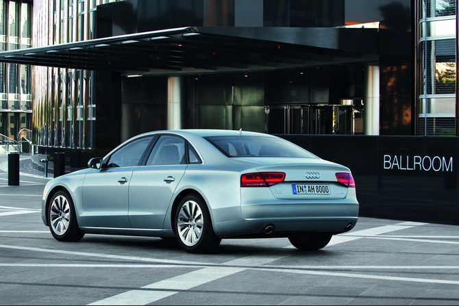 Hybrid A8 Coming in 2012 with 245hp and Using Less than 6.4l/100km