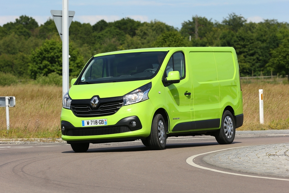 Renault Master Furgão Cabina Prolongada 7L Tracção L2 3.3T 2.3 dCi S&S