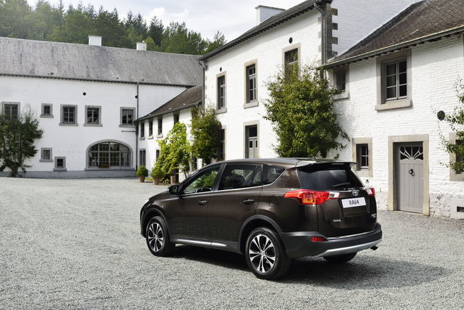 Toyota RAV4 mit neuer Diesel-Allrad-Kombination