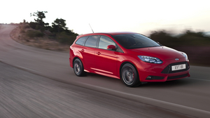 Ford Introduces New Focus ST 5-Door and ST Wagon with 247hp