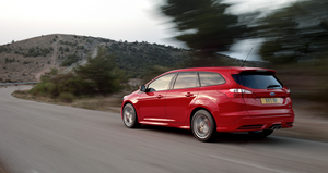 Ford Introduces New Focus ST 5-Door and ST Wagon with 247hp