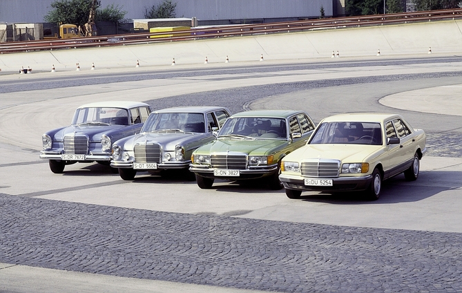 A Mercedes tende a usar um design básico do Classe S durante três gerações do modelo