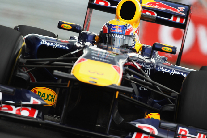 Webber takes pole in Silverstone as McLaren struggles