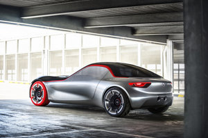 The GT Concept is equipped with a 1.0 turbo three-cylinder petrol front-mid-engine with 145hp and 205Nm