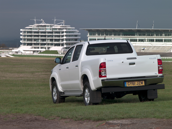 Toyota Hilux 7