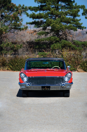 Lincoln Continental Mark V