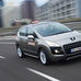 Peugeot 3008 1.6 e-HDi EGC Access vs Renault Captur Energy dCi 90 S&S Eco2 Exclusive