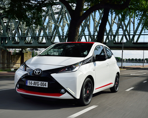 Aygo X-Play Plus