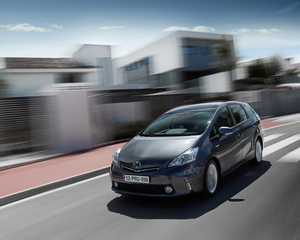 Prius + 1.8 HSD Exclusive TT&Go