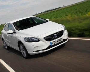 V40 D4 VED Momentum Geartronic