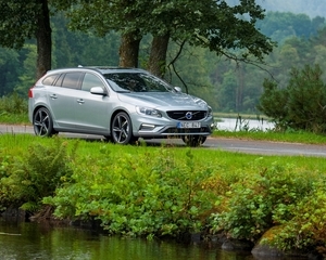 V60 T6 R-Design Momentum Geartronic