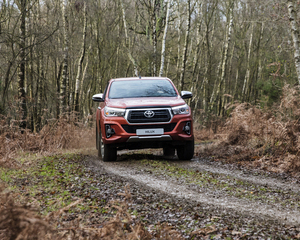 Hilux 4x4 2.4 D-4D Tracker S