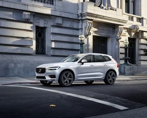 XC60 T8 PHEV R-Design AWD Geartronic