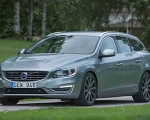 V60 T6 Geartronic