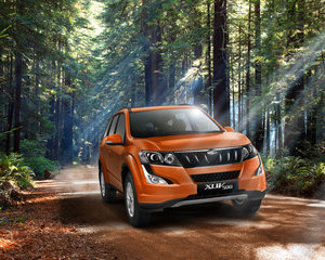 XUV500 W8 AT