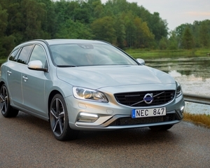 V60 D3 R-Design Momentum Geartronic