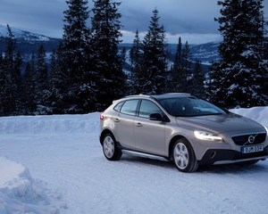 V40 Cross Country D2 Plus