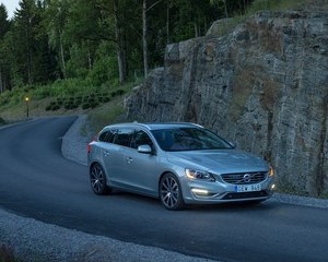 V60 1.6 T4 Momentum Powershift