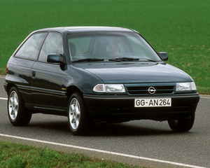 Astra 1.6 16V Saloon