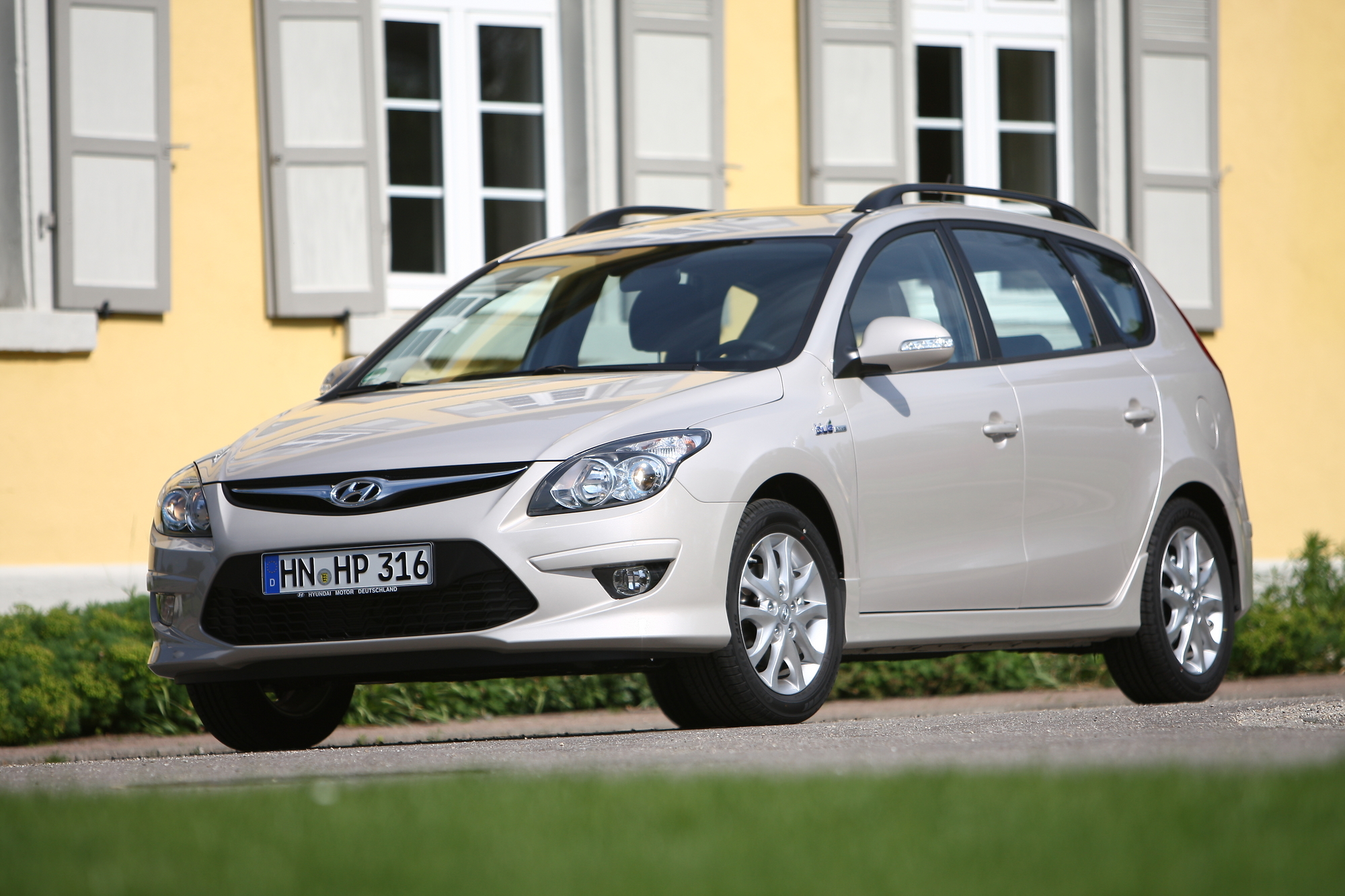 1 30 1 высокая. Hyundai i30 CW. Hyundai i30 CW 2010. Hyundai i30 CW CRDI. Hyundai i30 CW 2009.